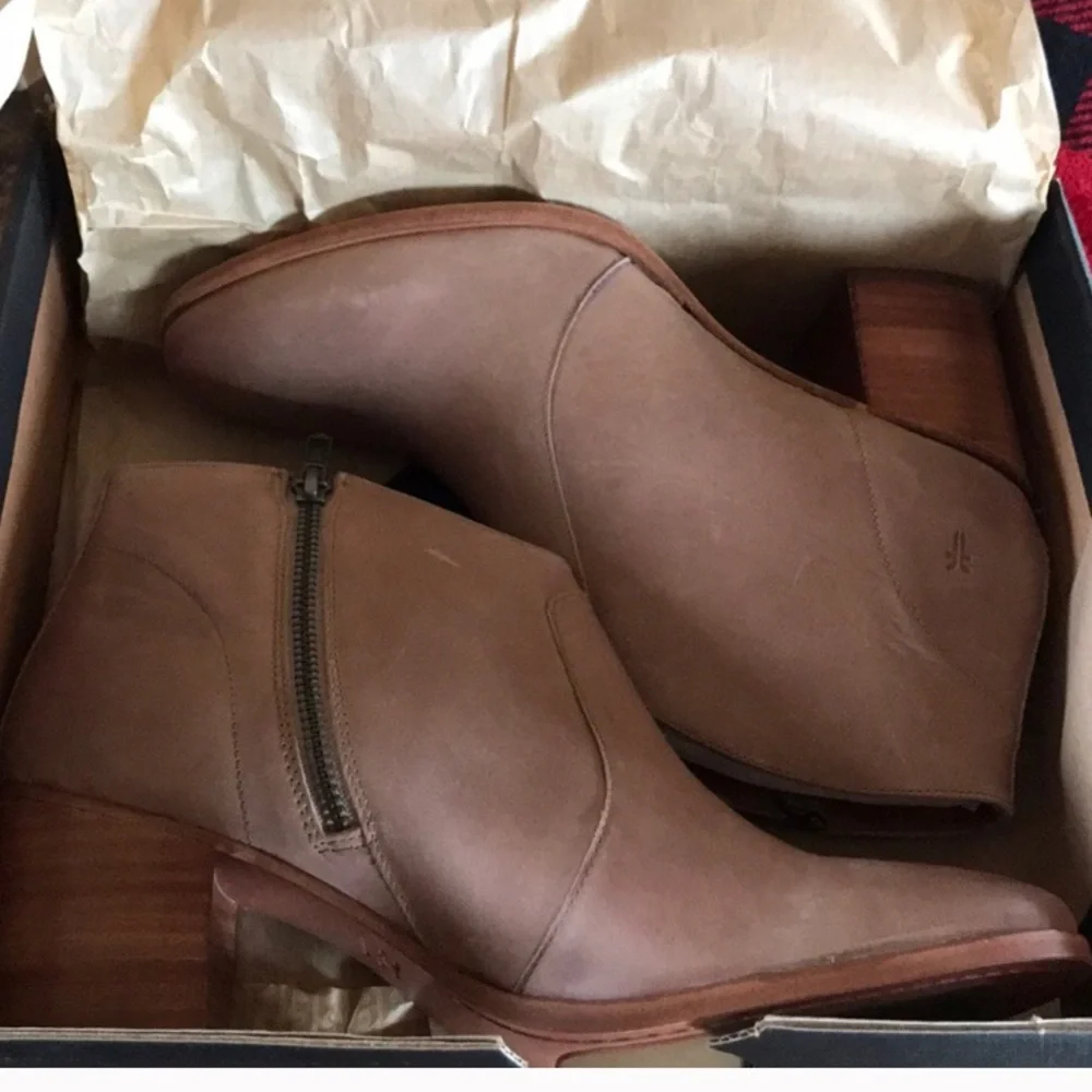 Frye Nora Booties Size 10 New In Box